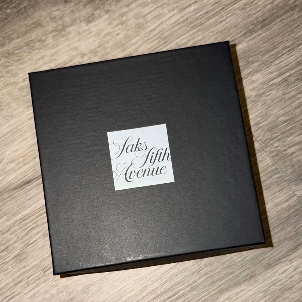 Saks fifth avenue gift box